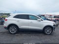 2016 Lincoln MKC — photo 14 of 17 | VIN 5LMCJ2C91GUJ04458