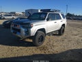 2018 Toyota 4Runner — photo 2 of 19 | VIN JTEBU5JR6J5576926