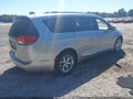 2017 Chrysler Pacifica — photo 4 of 19 | VIN 2C4RC1GGXHR620184