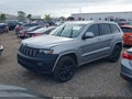 2017 Jeep Grand Cherokee — photo 2 of 16 | VIN 1C4RJFAG5HC910353