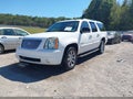 2007 GMC Yukon XL — photo 2 of 11 | VIN 1GKFK66807J244891