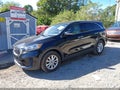 2019 Kia Sorento — photo 2 of 16 | VIN 5XYPGDA37KG460196