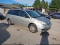 2010 Toyota Sienna — photo 1 of 11 | VIN 5TDJK4CC2AS030448