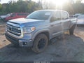 2017 Toyota Tundra — photo 2 of 16 | VIN 5TFDW5F17HX615855
