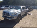 2017 Toyota Tacoma — photo 2 of 16 | VIN 3TMCZ5AN1HM049498