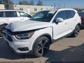 2020 Volvo XC40 — photo 2 of 15 | VIN YV4162UK9L2253639