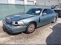 2004 Lincoln Town Car — photo 2 of 11 | VIN 1LNHM81W84Y629131