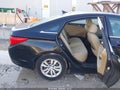 2011 Hyundai Sonata — photo 8 of 11 | VIN 5NPEB4AC7BH024754