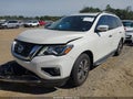 2017 Nissan Pathfinder — photo 2 of 16 | VIN 5N1DR2MM1HC657590