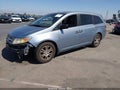 2011 Honda Odyssey — photo 2 of 17 | VIN 5FNRL5H62BB029721