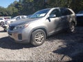 2015 Kia Sorento — photo 2 of 16 | VIN 5XYKT3A67FG630024