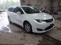 2020 Chrysler Pacifica — photo 1 of 16 | VIN 2C4RC1H79LR234847