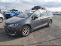 2017 Chrysler Pacifica — photo 2 of 16 | VIN 2C4RC1EG7HR721024