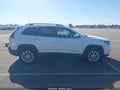 2019 Jeep Cherokee — photo 13 of 17 | VIN 1C4PJMCB9KD350223