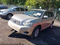 2009 Toyota Highlander — photo 2 of 16 | VIN JTEDS41A292090498
