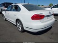 2015 Volkswagen Passat — photo 3 of 12 | VIN 1VWBT7A31FC048970