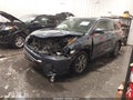 2019 Toyota Highlander — photo 2 of 16 | VIN 5TDJZRFH9KS986883