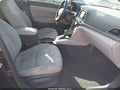 2017 Hyundai Elantra — photo 5 of 16 | VIN 5NPD84LF3HH209796