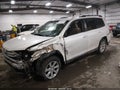 2011 Toyota Highlander — photo 2 of 16 | VIN 5TDZK3EHXBS028616