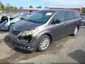 2011 Toyota Sienna — photo 2 of 10 | VIN 5TDDK3DC8BS005691