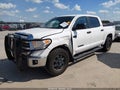 2016 Toyota Tundra — photo 2 of 16 | VIN 5TFDW5F10GX568408
