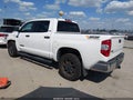 2016 Toyota Tundra — photo 3 of 16 | VIN 5TFDW5F10GX568408