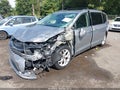 2020 Chrysler Pacifica — photo 2 of 16 | VIN 2C4RC1BG9LR115883