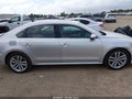 2018 Volkswagen Passat — photo 13 of 16 | VIN 1VWBA7A30JC013951