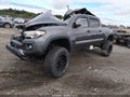2017 Toyota Tacoma — photo 2 of 15 | VIN 3TMDZ5BN0HM025129