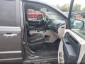 2014 Chrysler Town & Country — photo 5 of 16 | VIN 2C4RC1CG1ER258652