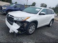 2016 Toyota Highlander — photo 2 of 18 | VIN 5TDBKRFH7GS345795