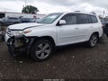 2012 Toyota Highlander — photo 2 of 17 | VIN 5TDDK3EHXCS165910