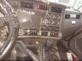 2016 Kenworth Construction — photo 14 of 16 | VIN 1XKYDP9X9GJ384482
