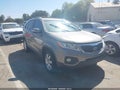 2011 Kia Sorento — photo 1 of 13 | VIN 5XYKT4A15BG183021