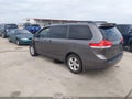 2014 Toyota Sienna — photo 3 of 17 | VIN 5TDKK3DC4ES489189