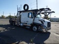 2015 Volvo VN — photo 1 of 19 | VIN 4V5NC9EJ1FN186551