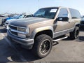 1997 Chevrolet Tahoe — photo 2 of 15 | VIN 3GNEK18R1VG146233