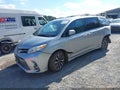 2020 Toyota Sienna — photo 2 of 17 | VIN 5TDDZ3DC1LS239457