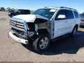 2011 Toyota Sequoia — photo 2 of 17 | VIN 5TDZY5G10BS032801