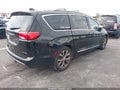 2017 Chrysler Pacifica — photo 4 of 16 | VIN 2C4RC1GG7HR616447