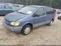 1998 Toyota Sienna — photo 2 of 13 | VIN 4T3GF19C3WU083346