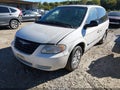 2007 Chrysler Town & Country — photo 2 of 12 | VIN 1A4GJ45R37B200051