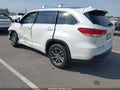 2018 Toyota Highlander — photo 3 of 15 | VIN 5TDJZRFH5JS525887
