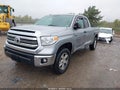 2016 Toyota Tundra — photo 2 of 16 | VIN 5TFUW5F10GX505101