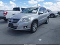 2011 Volkswagen Tiguan — photo 2 of 16 | VIN WVGAV7AX1BW543752