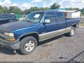2000 Chevrolet Silverado 1500 — photo 2 of 11 | VIN 2GCEK19T2Y1264730