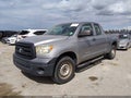 2011 Toyota Tundra — photo 2 of 16 | VIN 5TFRU5F16BX024225