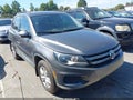2015 Volkswagen Tiguan — photo 13 of 16 | VIN WVGAV7AX1FW545295
