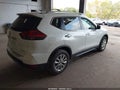 2017 Nissan Rogue — photo 4 of 16 | VIN 5N1AT2MV0HC730171