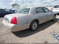 2009 Lincoln Town Car — photo 4 of 17 | VIN 2LNHM82V89X634598